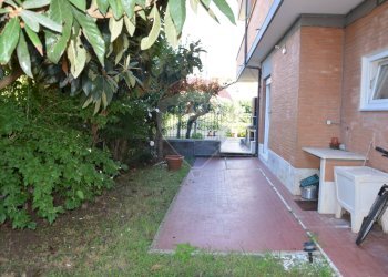 Giardino - Villa Via Tanaro
 
84, Ardea - foto 18