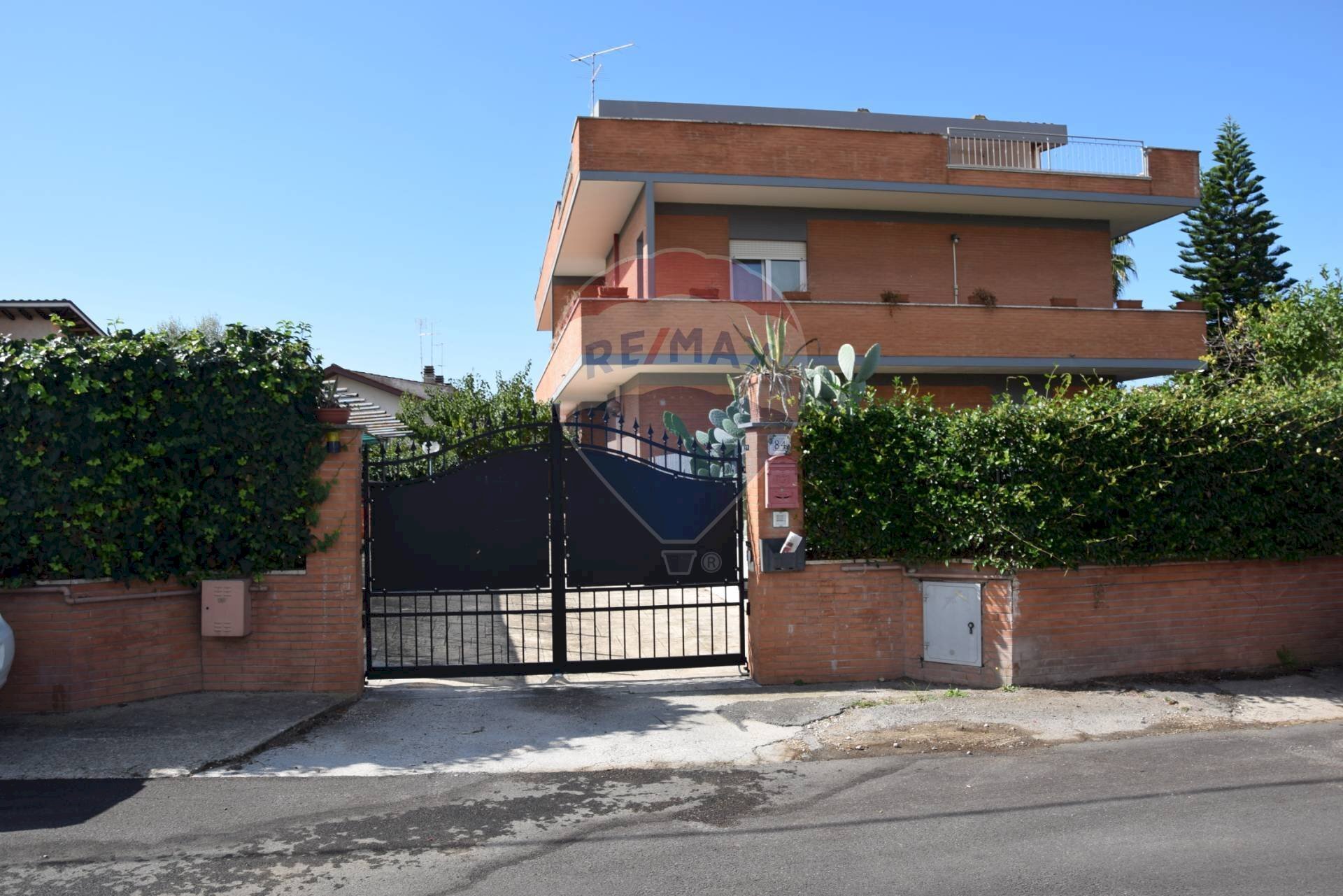 Edificio all\'aperto - Villa Via Tanaro
 
84, Ardea - photo 1