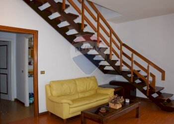 Scale - Villa Via Tanaro
 
84, Ardea - foto 6