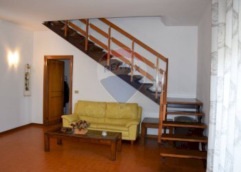 Scale - Villa Via Tanaro
 
84, Ardea - foto 9