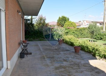 Terrazza - Villa Via Tanaro
 
84, Ardea - foto 16