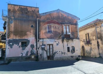 Casa all\'aperto - Trilocale Via Solferino
 
31, Calatabiano - foto 2