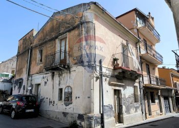 Edificio all\'aperto - Trilocale Via Solferino
 
31, Calatabiano - foto 4