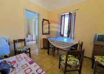 Sala da pranzo - Trilocale Via Solferino
 
31, Calatabiano - foto 11