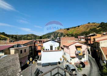 Edificio all\'aperto - Trilocale Via Solferino
 
31, Calatabiano - foto 27