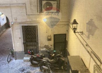 Scale - Bilocale Via Chiaia
 
37, Napoli - foto 23