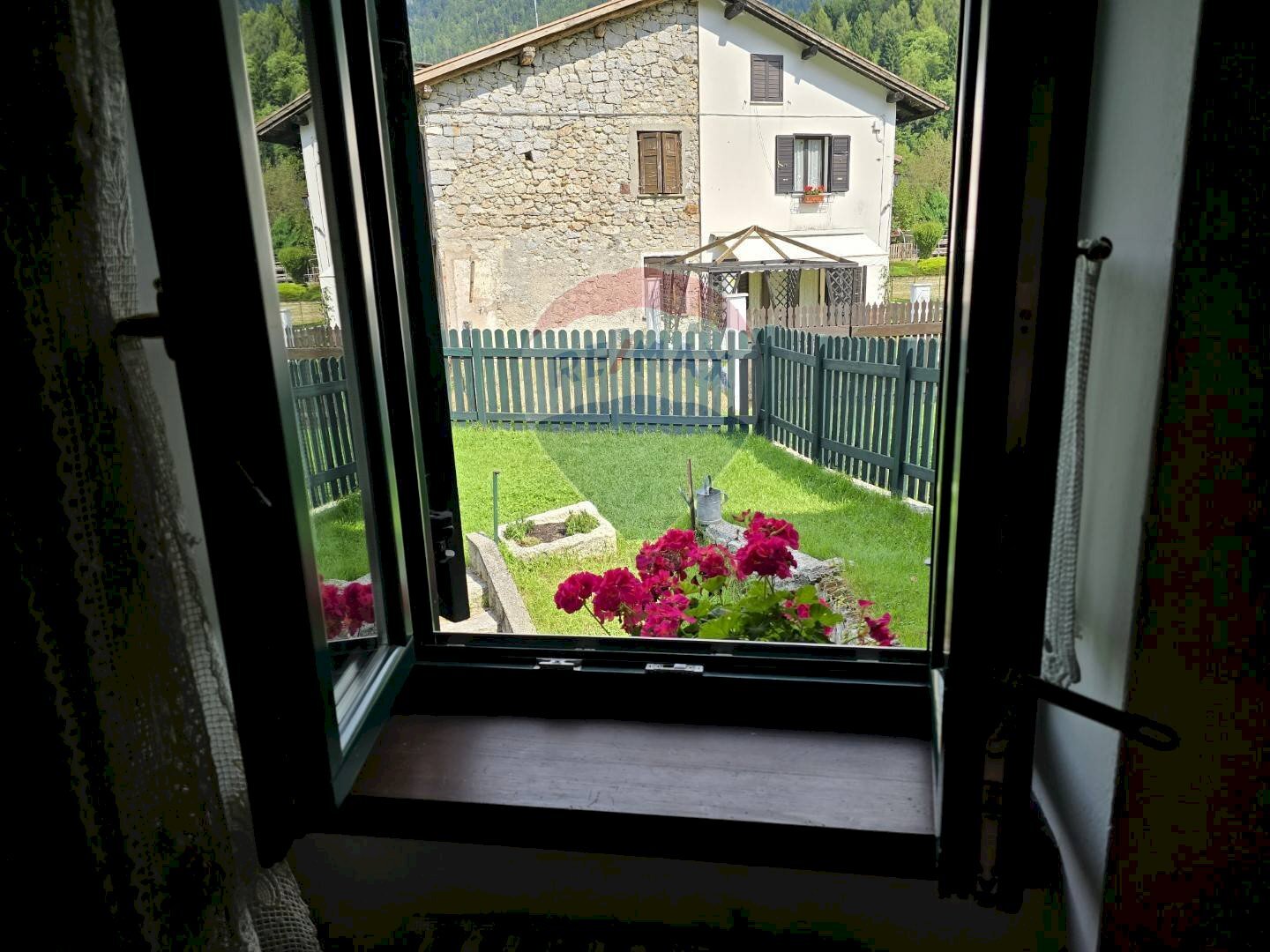 Giardino - Casa semi indipendente Loc. Pradellano
 
39, Pieve Tesino - foto 2