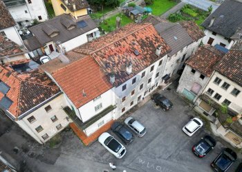 Edificio all\'aperto - Semi-detached house Via Fortogna
 
43, Longarone - photo 34