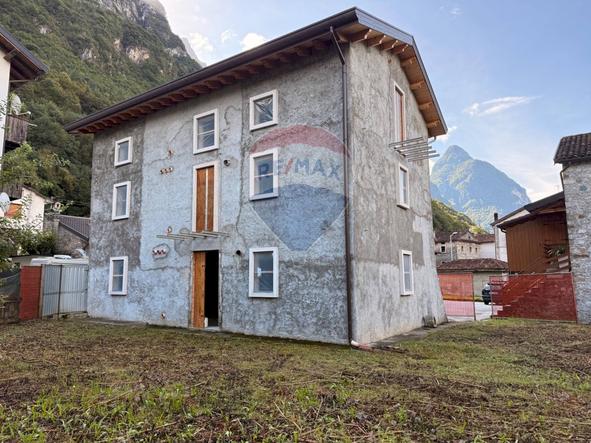 Casa all\'aperto - Independent house Via dogna
 
293, Longarone - photo 1
