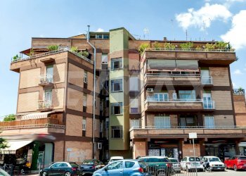 Edificio all\'aperto - Apartment via casetta mattei
 
167, Roma - photo 1