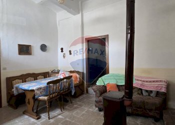 Sala da pranzo - Independent house Sangrina
 
127, Ateleta - photo 14