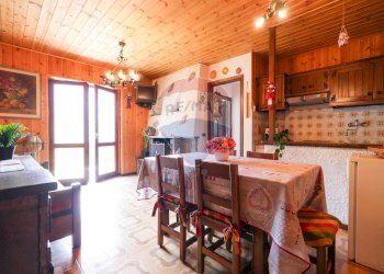 Sala da pranzo - Trilocale via Sparavera
 
1, Mezzoldo - foto 5