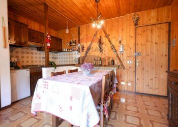 Sala da pranzo - Trilocale via Sparavera
 
1, Mezzoldo - foto 4