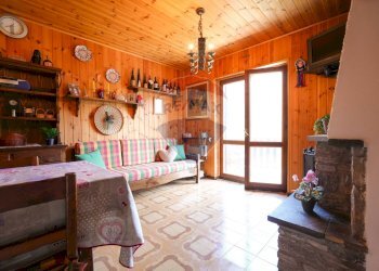 Soggiorno - Trilocale via Sparavera
 
1, Mezzoldo - foto 13