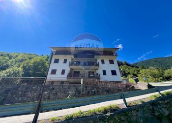 Casa all\'aperto - Trilocale via Sparavera
 
1, Mezzoldo - foto 30