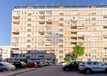 Edificio all\'aperto - Quadrilocale Via Lago Di Monticchio
 
G/6, Taranto - foto 15
