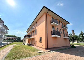 Foto 20 - Trilocale Via Giuseppe Verdi
 
19, Borgo Veneto - foto 20