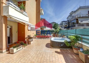 Terrazzo di pertinenza - Quadrilocale Via Napoli
 
10, Ladispoli - foto 18