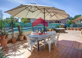 Terrazzo di pertinenza - Quadrilocale Via Napoli
 
10, Ladispoli - foto 8