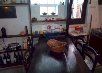 Sala da pranzo - Monolocale Via Provinciale
 
snc, Galluccio - foto 18