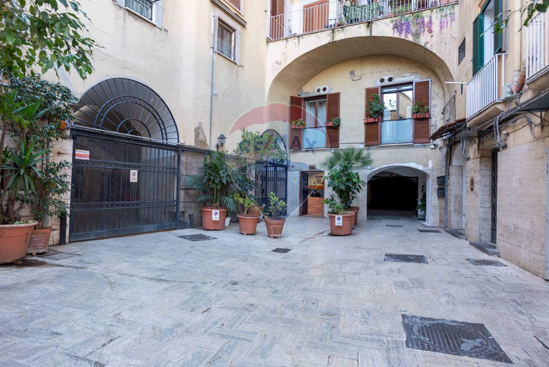 Edificio all\'aperto - Appartamento Via Mergellina
 
23, Napoli - foto 1