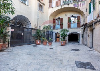 Edificio all\'aperto - Appartamento Via Mergellina
 
23, Napoli - foto 31