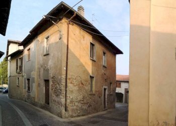 Facciata - Casa indipendente via San Gaudenzio e Biagio, 32, Mornago - foto 1