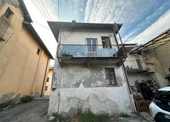 Facciata - Casa indipendente via San Gaudenzio e Biagio, 32, Mornago - foto 9