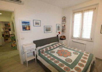 Camera da letto - Bilocale via Loano, Genova (zona Pegli) - foto 12