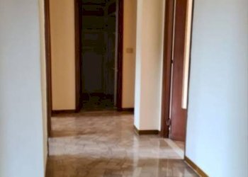 Corridoio - Trilocale Moncalvo - foto 3