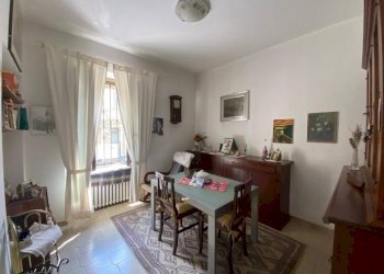 Salone - Three-room apartment via Agliè, Torino - photo 11
