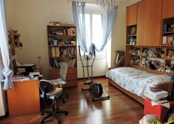 Camera da letto - Appartamento via Carlo Rolando, 11, Genova (zona Sampierdarena) - foto 12