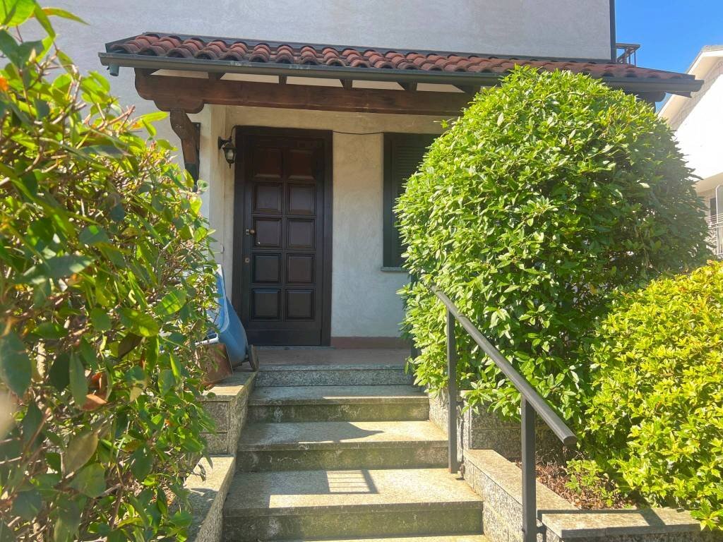 Facciata - Villa via Enrico Berlinguer, 4, Trofarello - foto 3