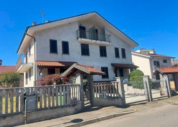 Facciata - Villa via Enrico Berlinguer, 4, Trofarello - foto 2