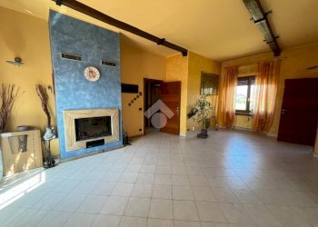 Casa semi indipendente Via Gamberi, San Francesco al Campo - foto 1