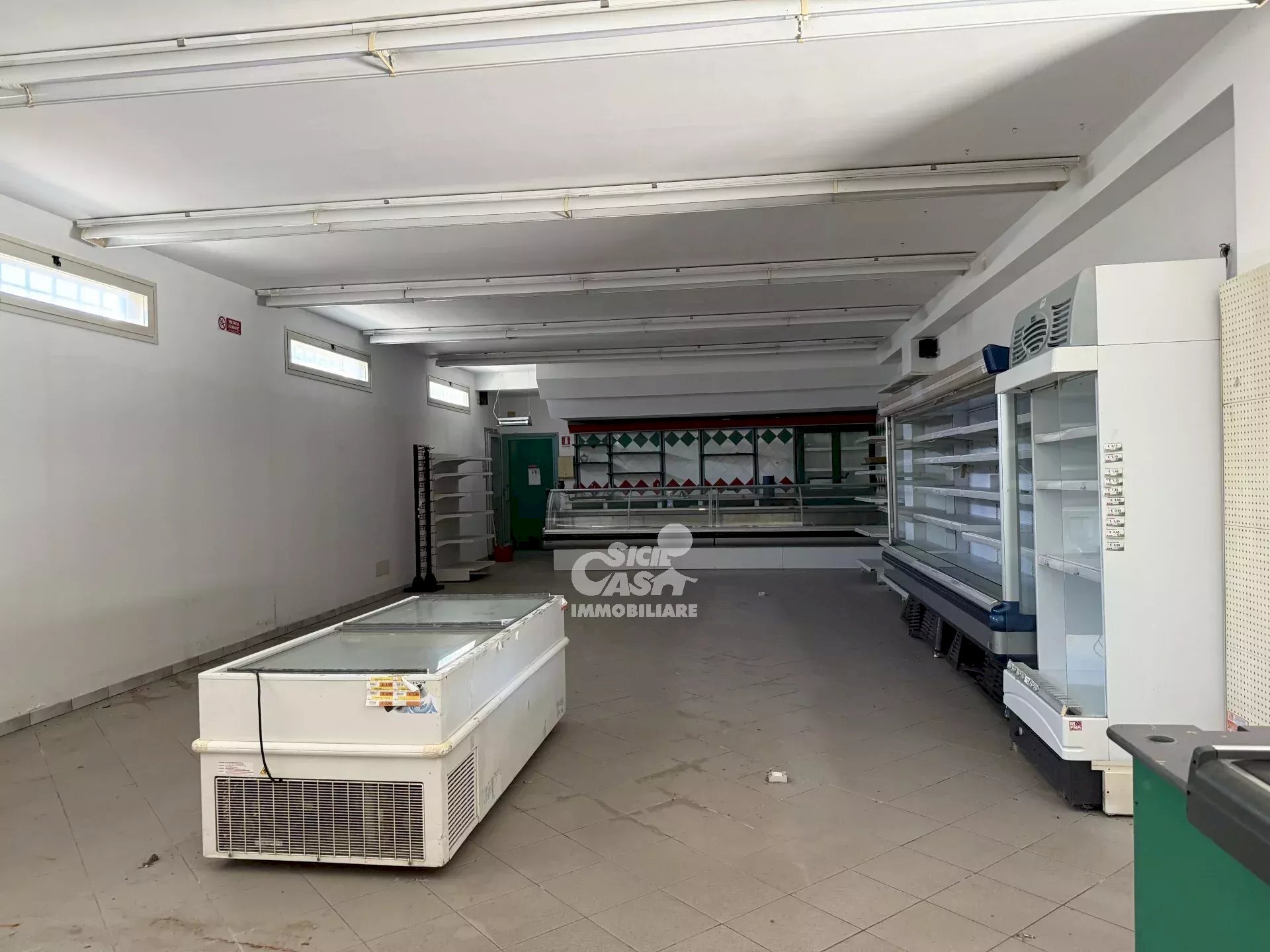 Shop Via Trieste, Marsala - photo 3