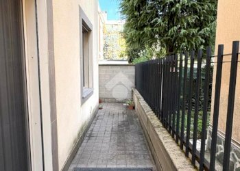 Two-room apartment Via Piave, Senago - photo 17