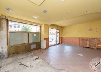 Negozio viale e. conte crotti, Aosta - foto 2