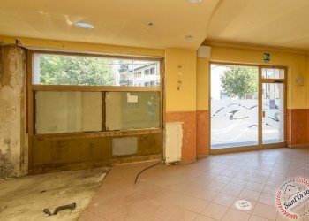 Negozio viale e. conte crotti, Aosta - foto 3