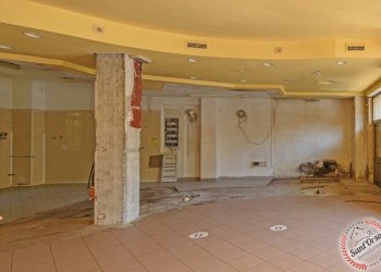 Negozio viale e. conte crotti, Aosta - foto 4