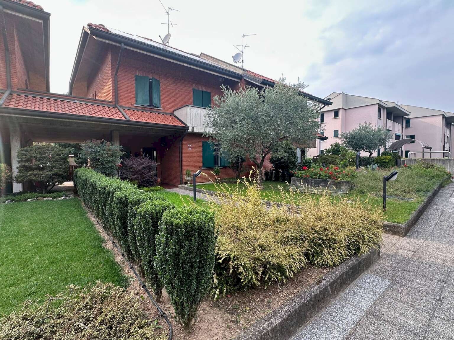 Terraced Villa Osnago - photo 1