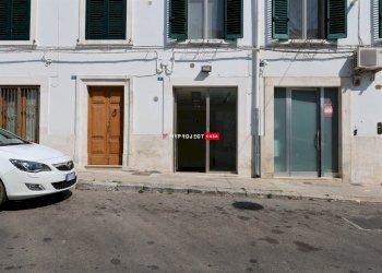 Negozio Via Francesco Albanese, Martina Franca - foto 1