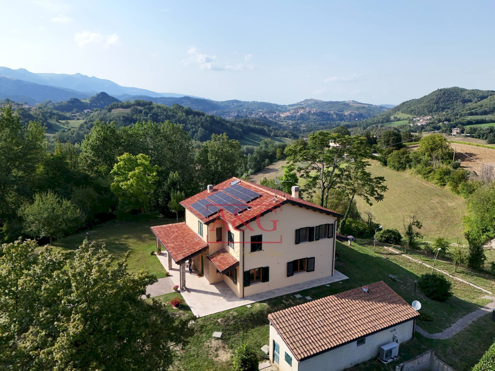Foto 1 - Villa Località cese, Montefortino - photo 1