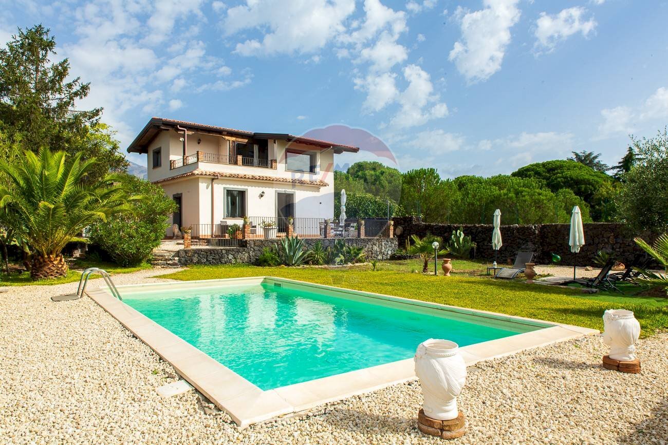 Piscina - Villa Via Ragalidda
 
25, Nicolosi - photo 1