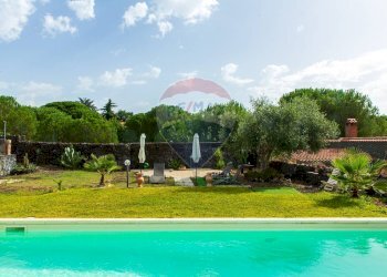 Piscina - Villa Via Ragalidda
 
25, Nicolosi - foto 15