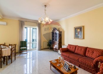 Sala da pranzo - Appartamento VIA MADONNA DELLA SCALA
 
15, Paterno - foto 8