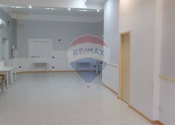 Hall / corridoio - Locale Commerciale VIA CIRCUMVALLAZIONE
 
377, Paterno - foto 3