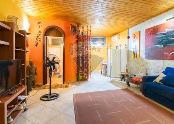 Soggiorno - Monolocale Via Livorno
 
51, Aci Castello - foto 2