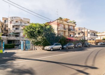 Edificio all\'aperto - Monolocale Via Livorno
 
51, Aci Castello - foto 11