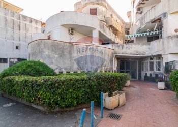 Edificio all\'aperto - Monolocale Via Livorno
 
51, Aci Castello - foto 21